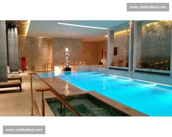 成都公司爆改泳池办公室：2 万元打造网红工位，深水区办公成职场新潮流